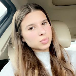 Meet your Posher, Joelle